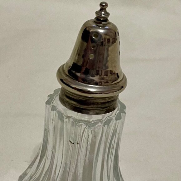 Vintage Large Fluted Glass with Silverplate Salt & Pepper Shakers – Made in Hong - Picture 1 of 4
